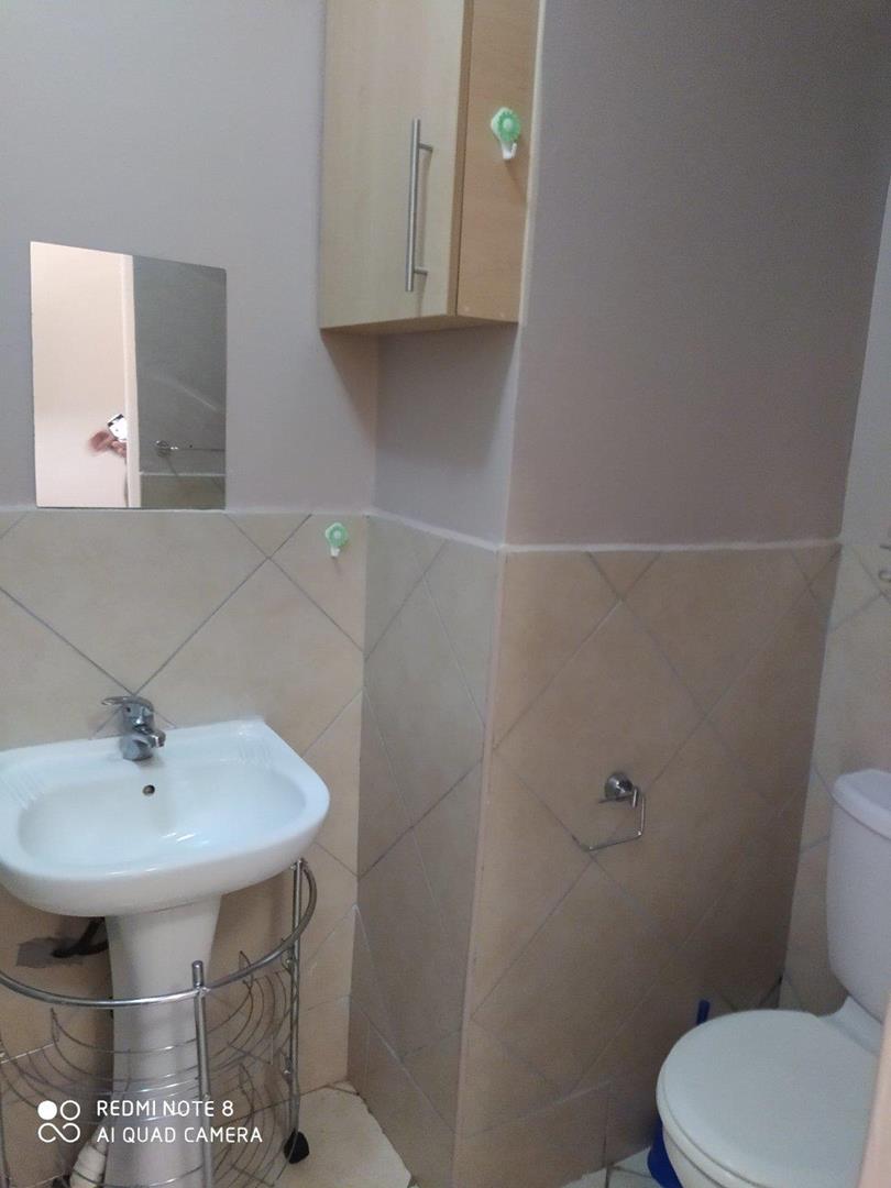 To Let 1 Bedroom Property for Rent in Langenhovenpark Free State